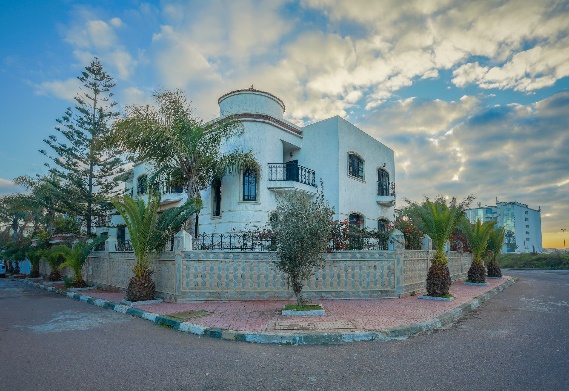 vue extérieure d'une villa à vendre à Lissasfa, Casa de 688 mètres carrés